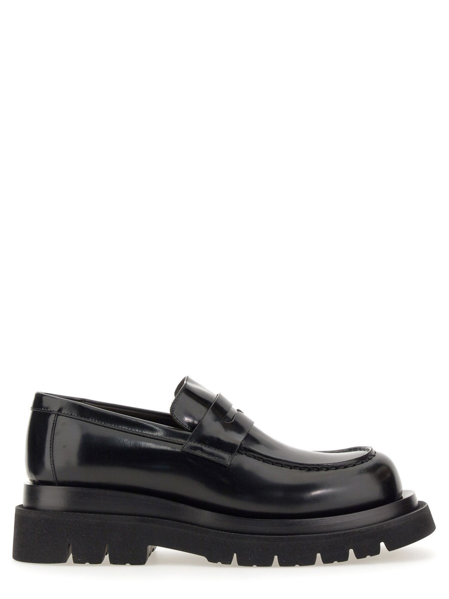 BOTTEGA VENETA    LEATHER LUG LOAFER