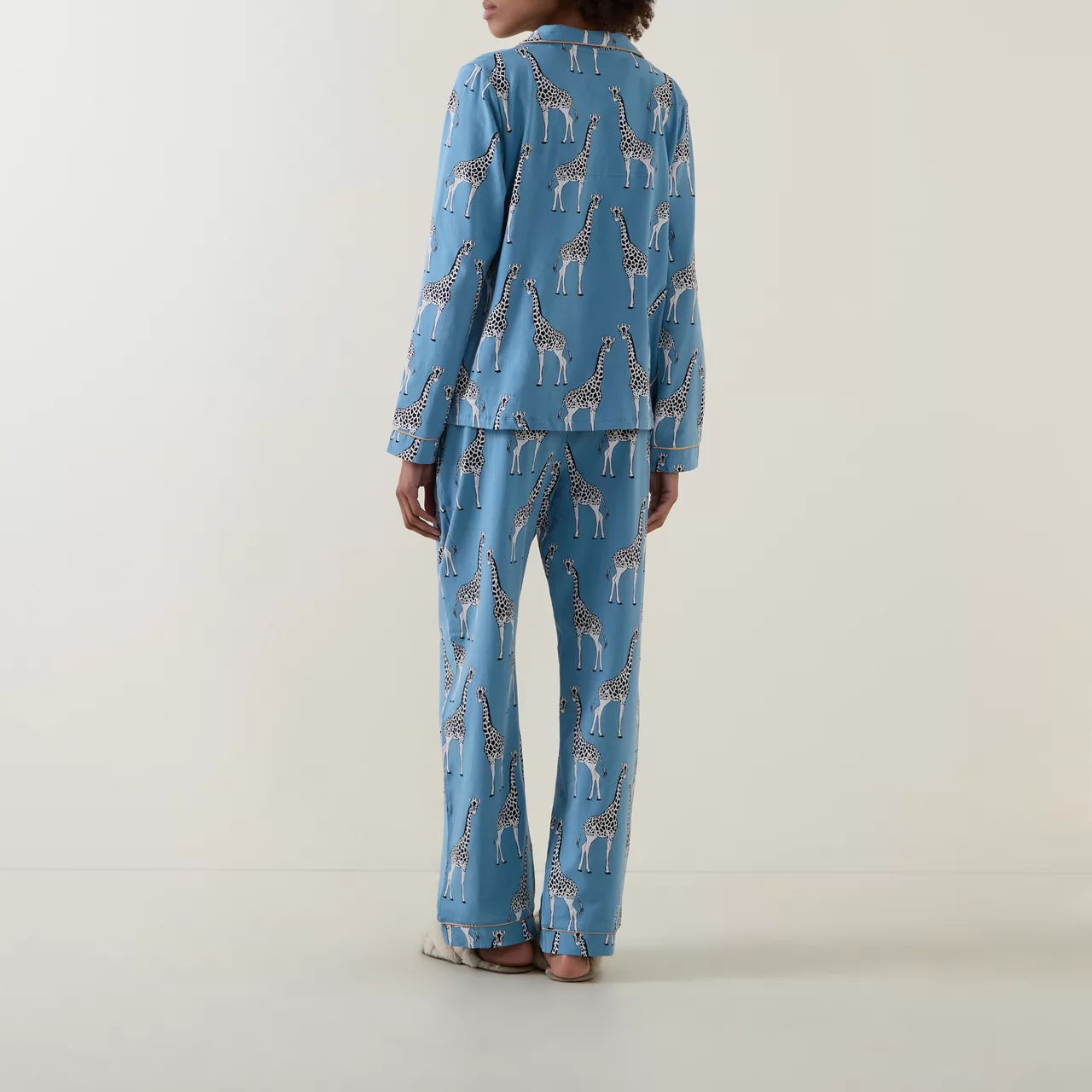 CHELSEA PEERS Classic Giraffe Pyjama Set - Blue
