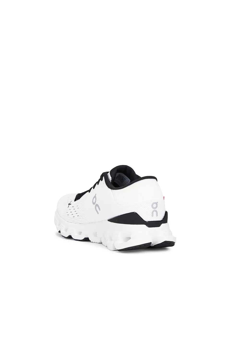 On Cloud X 4 Sneaker 
        