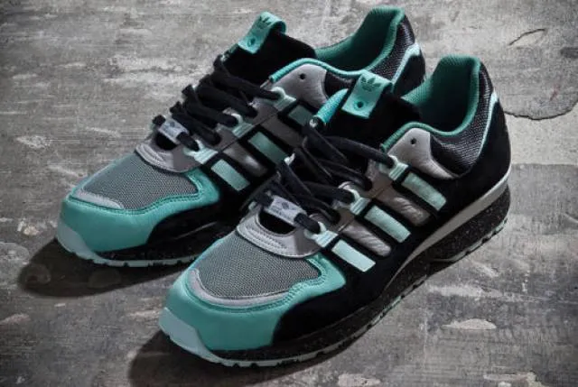 Sneaker freaker x adidas torsion integral mint