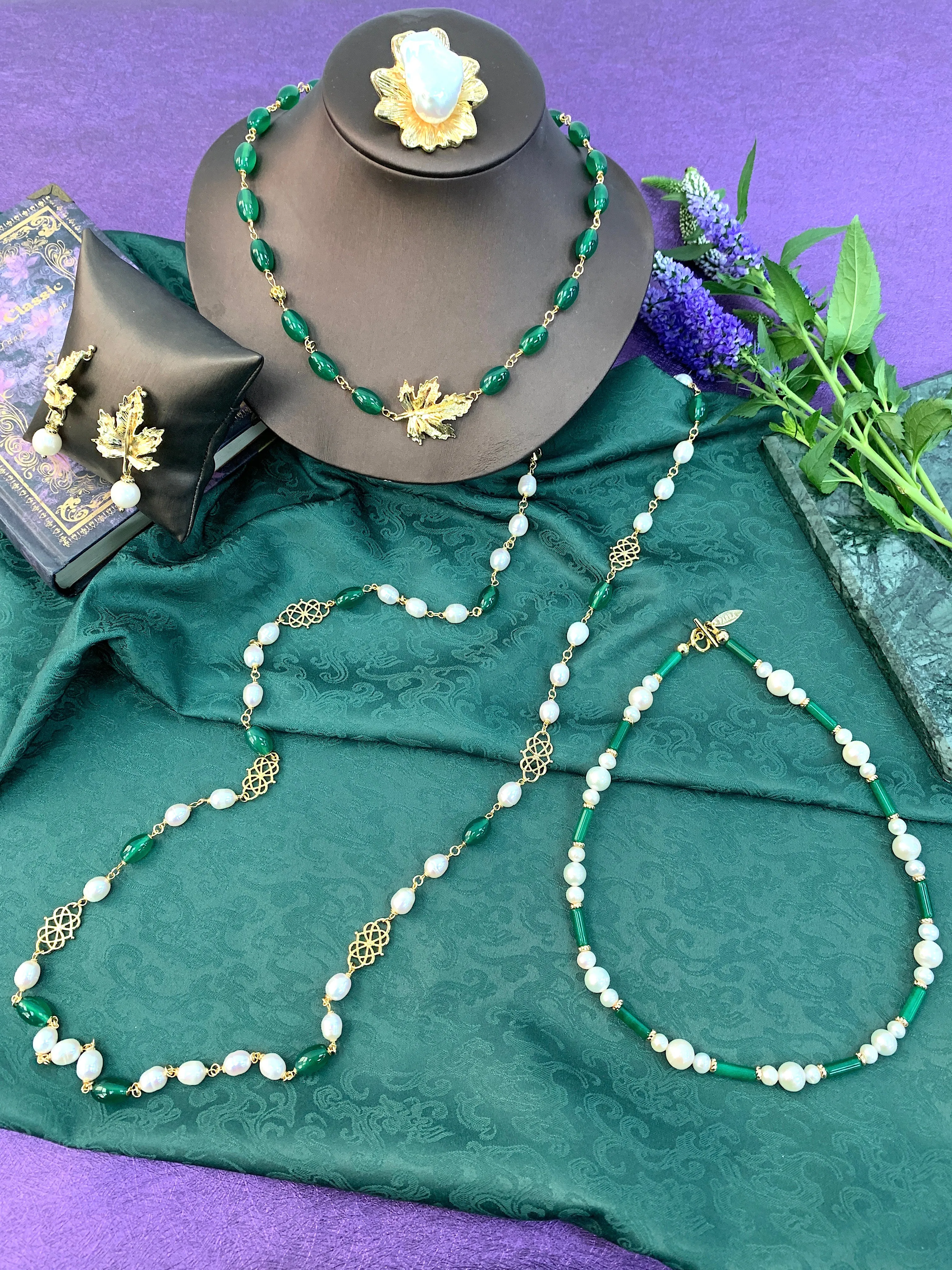 Tube Shaped Green Jade With Freshwater Pearls Necklace HN009