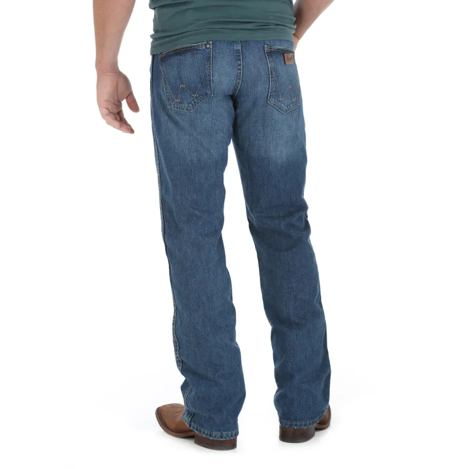 WRT20TB - Wrangler Men's Retro Boot Cut Jean - True Blue